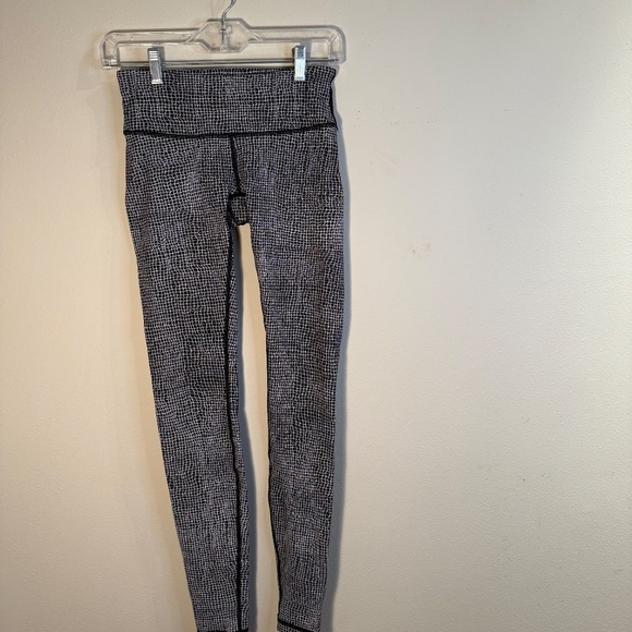 Lululemon Women’s High Rise Wunder Under Luxtreme Leggings, Size 4, Blk & Wht - Picture 12 of 13